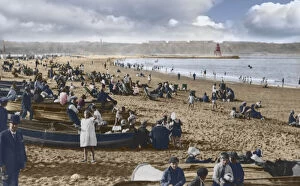 John Short Photography Photo Mug Collection: South Shields beach with tourists on holiday, circa 1900, Victorian; South Shields, Tyne and Wear