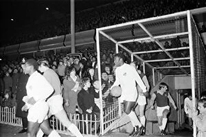 Pele Photographic Print Collection: Aston Villa v Santos. Pictured, Pele coming on to the pitch. 21st February 1972